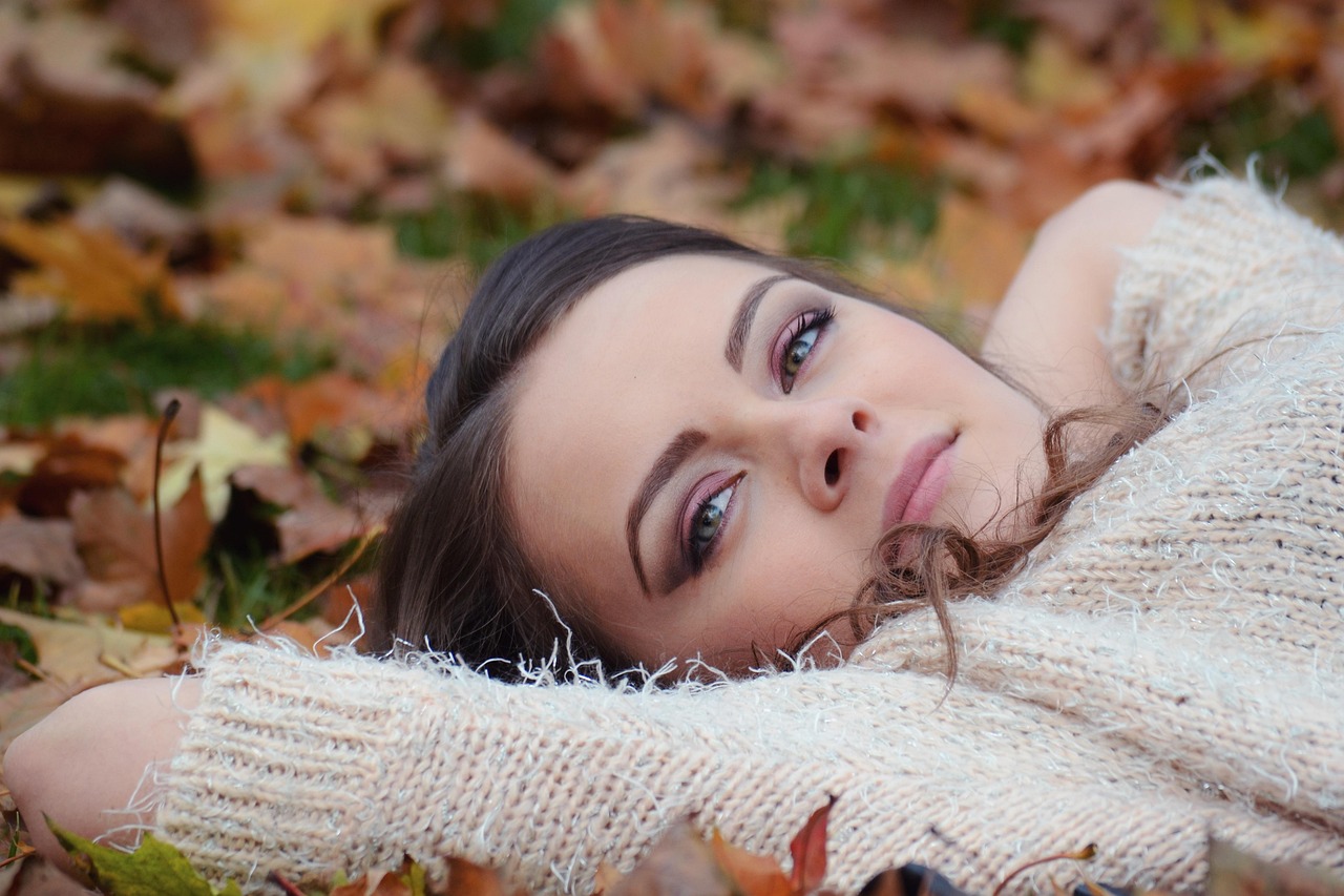 entdecken sie die neuesten herbsttrends! stylische mode, gemütliche stoffe und angesagte farben – so gelingt ihnen der perfekte look für den herbst.
