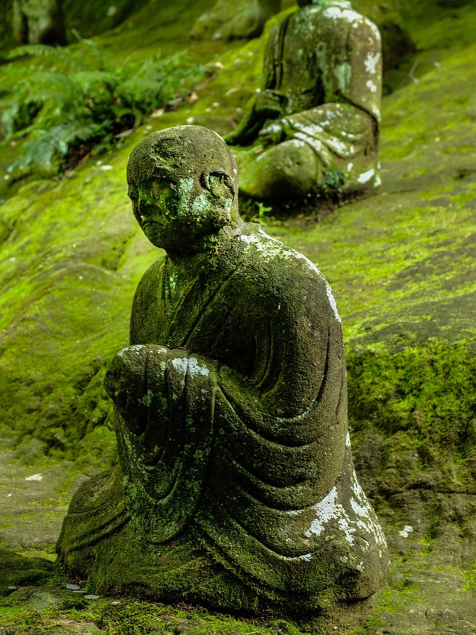 entdecken sie die vorteile der meditation: erfahren sie, wie regelmäßiges meditieren stress reduziert, innere ruhe fördert und das allgemeine wohlbefinden steigert. tipps und techniken für anfänger und fortgeschrittene.